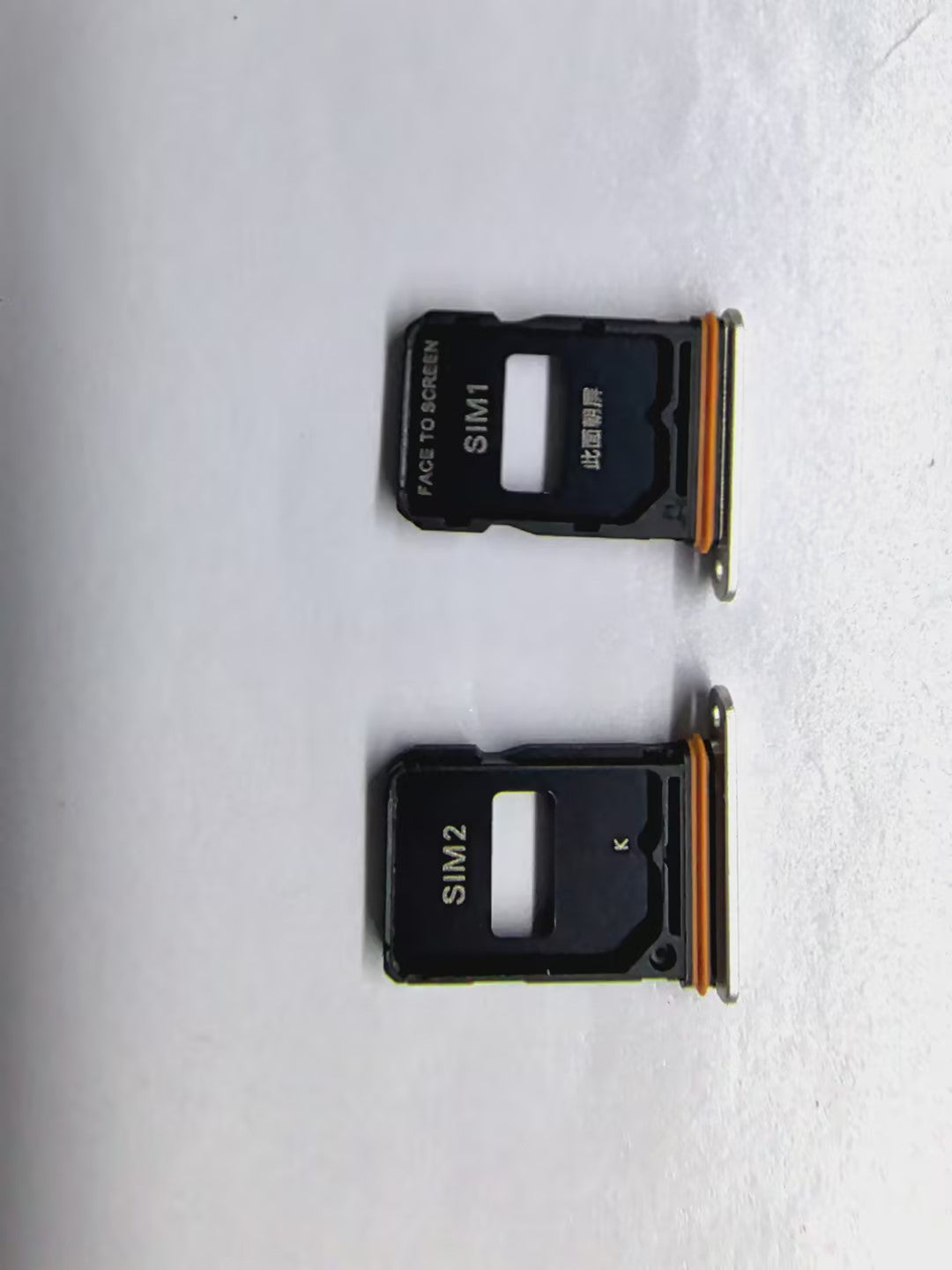 Xiaomi 17 Ultra SIM Card Tray